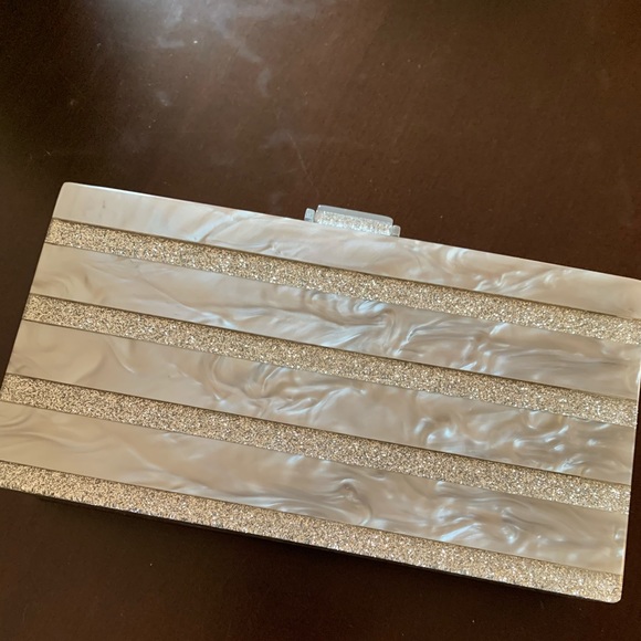 Milanblocks silver clutch - Picture 1 of 3